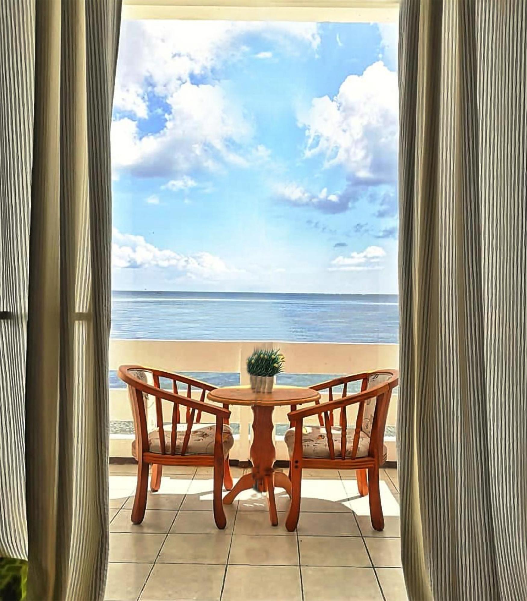 Casa Almarenzo Bed & Breakfast Bolinao Luaran gambar