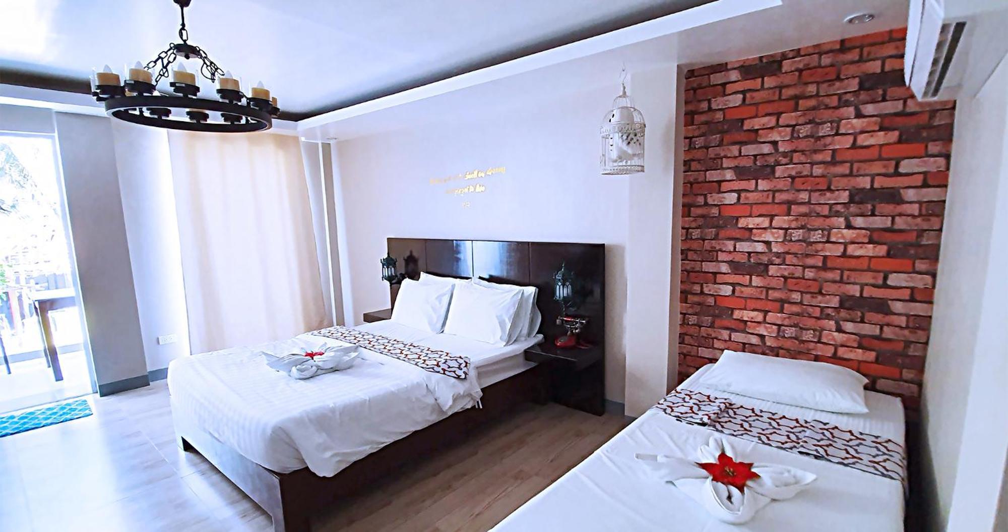 Casa Almarenzo Bed & Breakfast Bolinao Luaran gambar