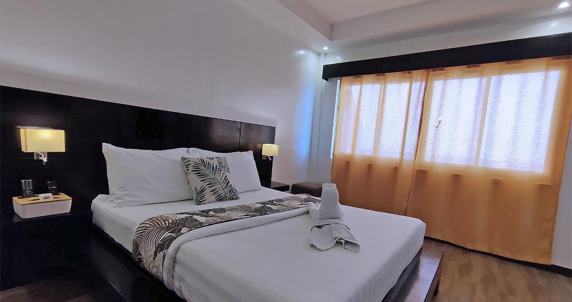 Casa Almarenzo Bed & Breakfast Bolinao Luaran gambar