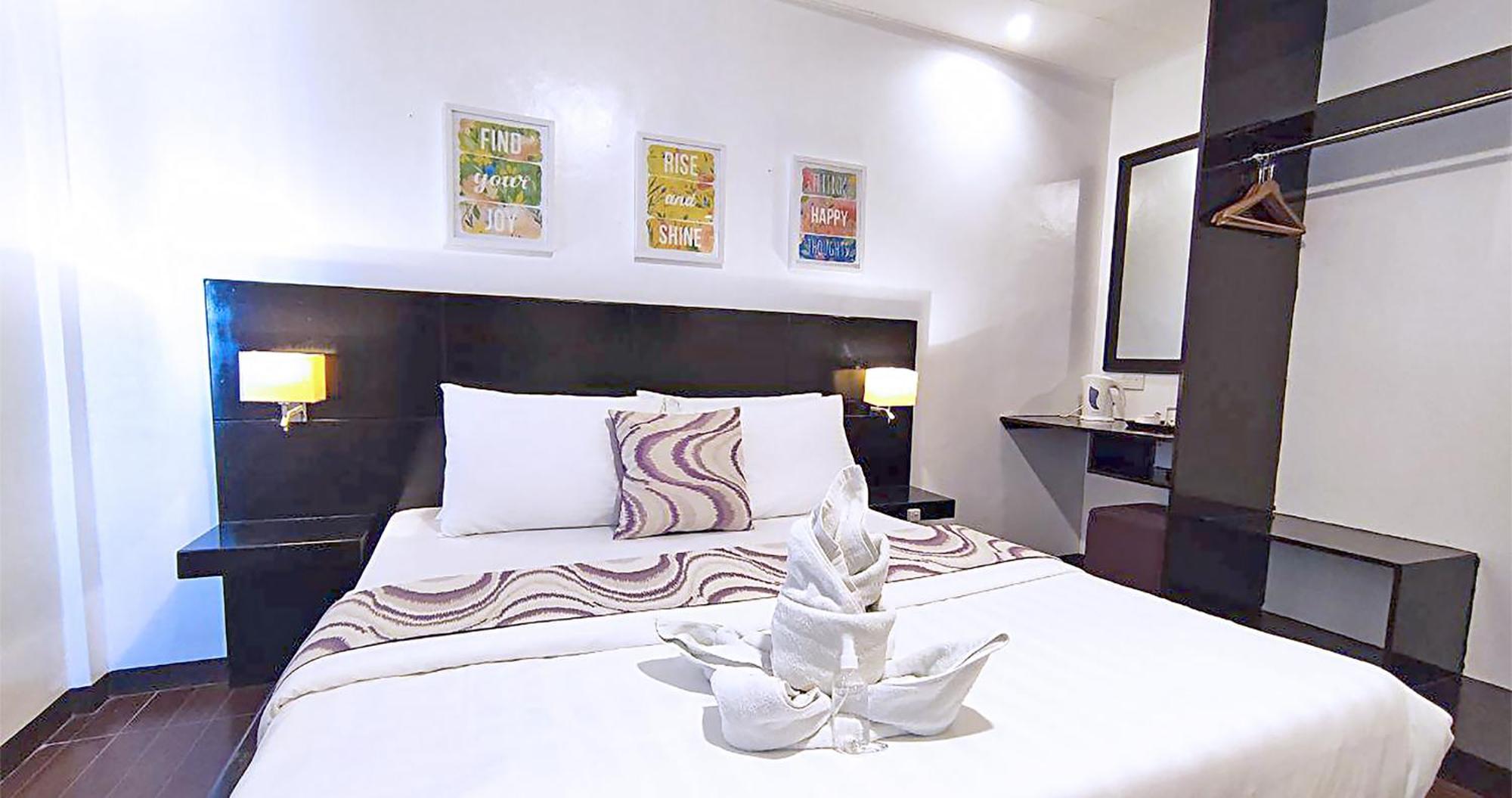Casa Almarenzo Bed & Breakfast Bolinao Luaran gambar